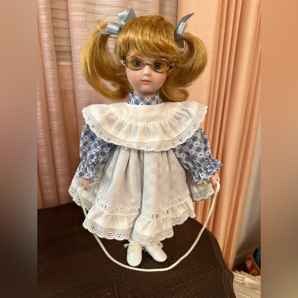 Porcelain Doll “Little School Girl”
Dynasty Doll Collection